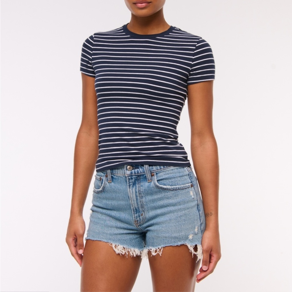 A&F High Rise Mom Shorts - Picture 2 of 8